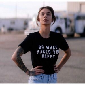 🔴 4/$12 Women’s Casual Black Graphic Tee Size Small New